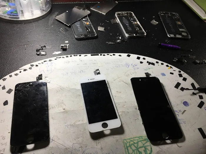 We Fix iPhones 5