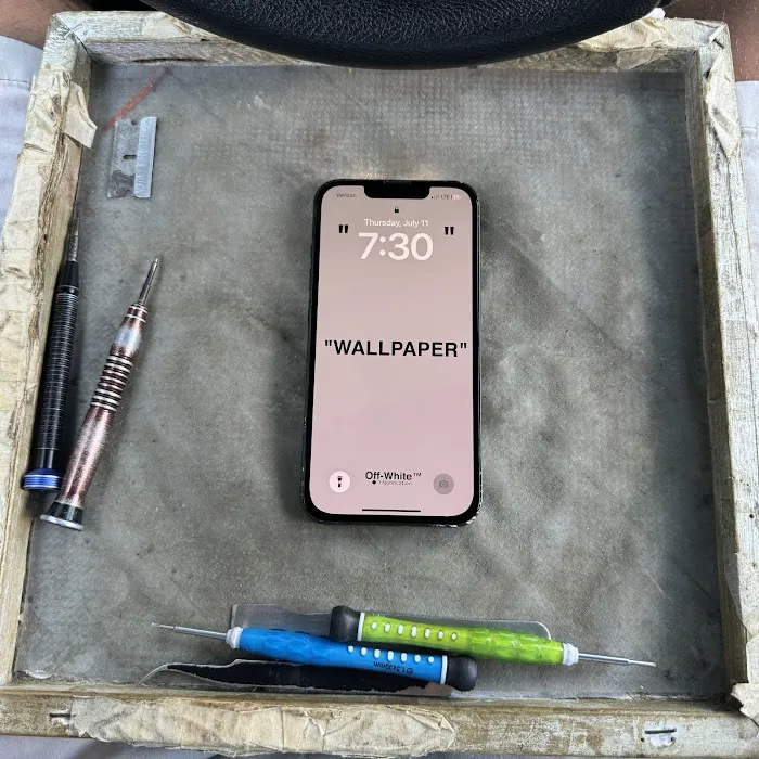 We Fix iPhones 6