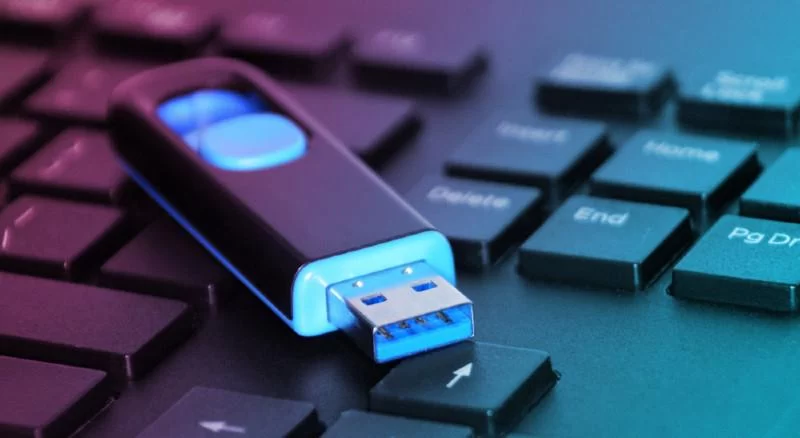 How to Create a Bootable USB Drive for Linux Distributions: A Step-by-Step Guide