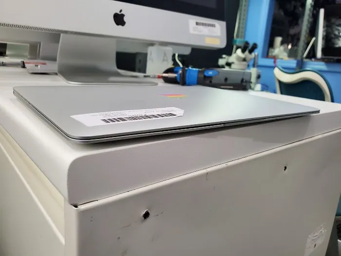Simple Mac & Phone Repair 0