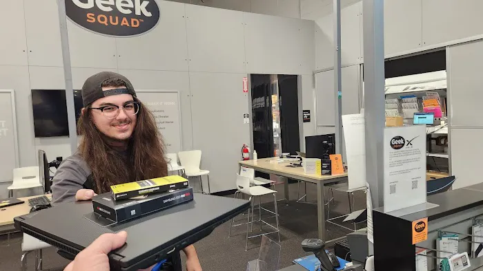 Geek Squad 0