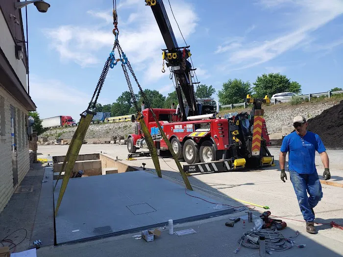 Mike's Towing & Recovery inc. 8