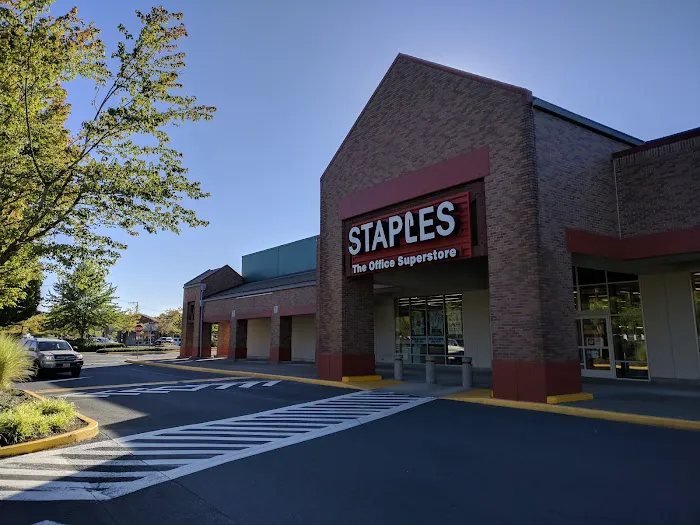 Staples 8