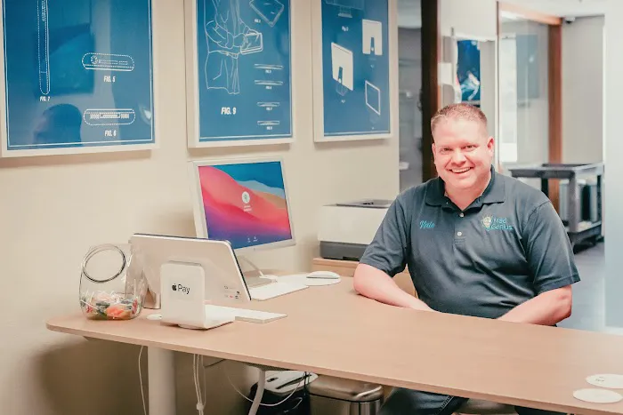 Mad Genius - Apple Certified Mac & iPhone Repair Specialist 0