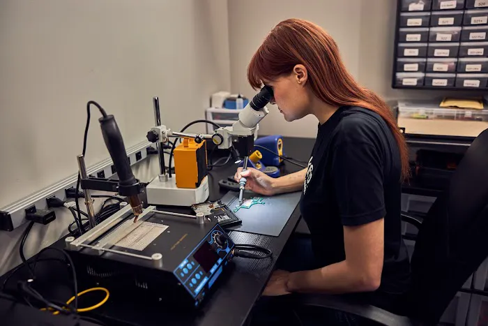 uBreakiFix - Phone and Computer Repair 7
